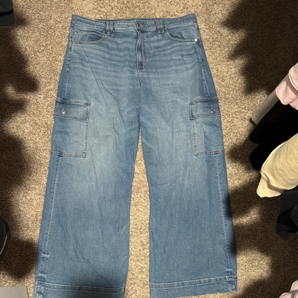 American Eagle Outfitters Light Blue Denim Jeans